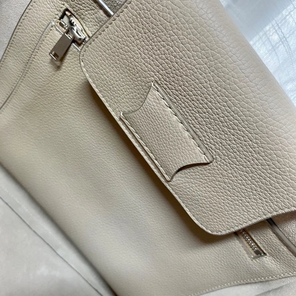 Celine Medium Big Bag in Soft Bare Calfskin - Light Taupe - Picture 13 of 16